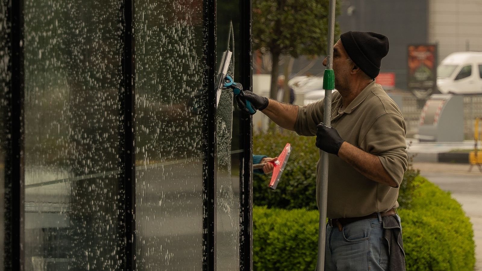 Laveur de vitres professionnel Alpha Clean à Bordeaux